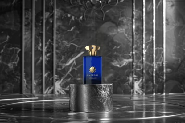 Explora la Intensidad de Nuestra Fragrance: Incienso y Cuero